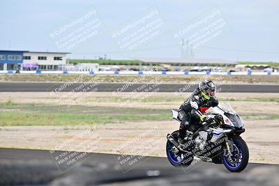media/Apr-18-2025-TrackDaz (Fri) [[45f5874c44]]/A Group/Session 4 (Turns 5 and 6 - Inside)/